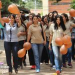 Alumnos ingresando al Predio del Colegio Politécnico Johannes Gutenberg