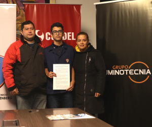 Colegio Gutenberg firma beca empresarial Luminotecnia 2022 5